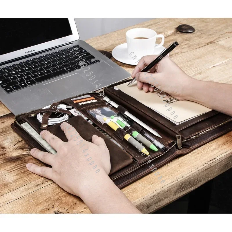 Tech Accessories For A Tablet - Sac de rangement pour tablette en